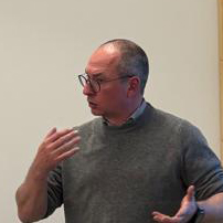 Mark Dilsen enthousiasmeert op de CNC-dag